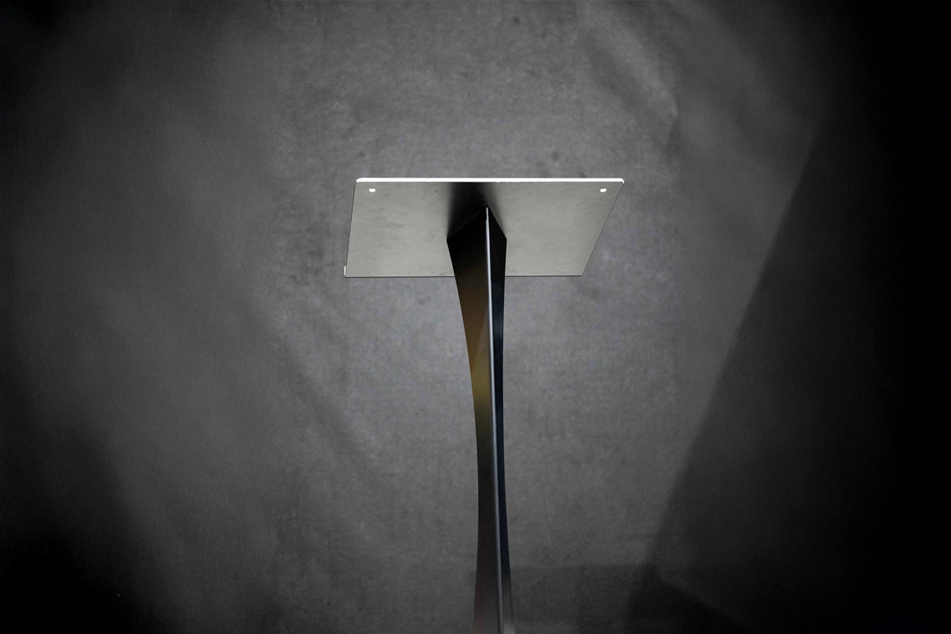Blade Lectern – Black